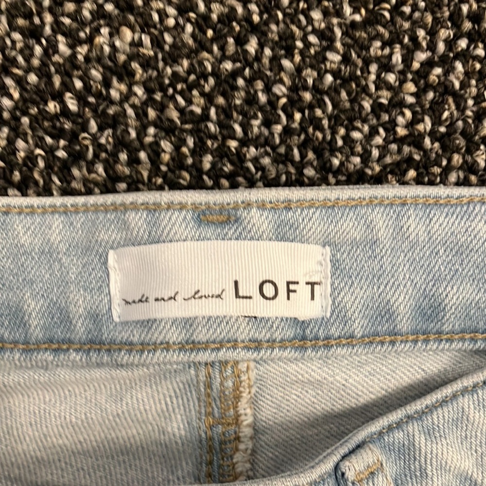 LOFT High-Rise Light Wash Distressed Skinny Jean Size 27P - Picture 4 of 9
